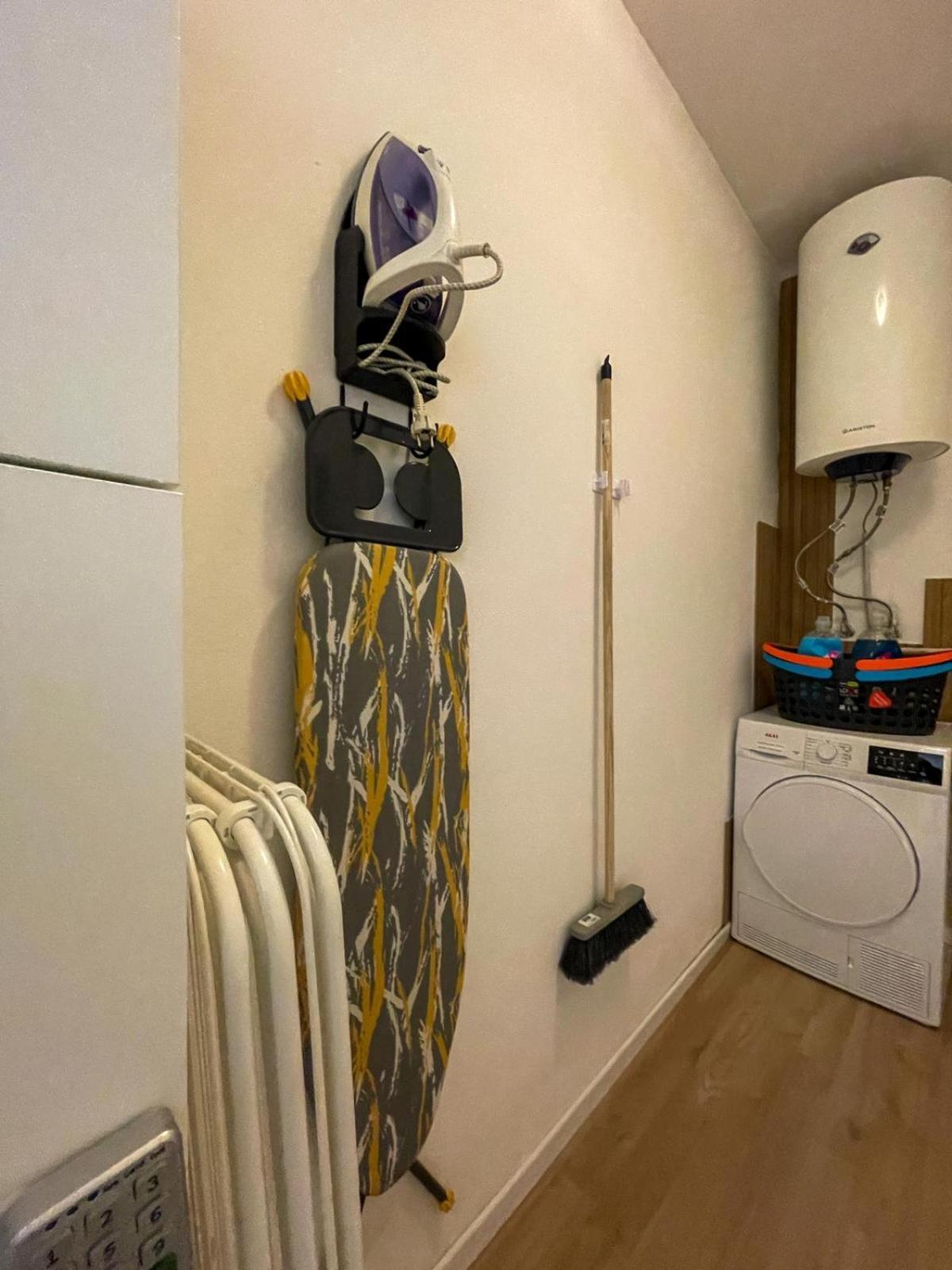 Home In Town - Home In City Life Homestay Milan